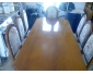 A vendre table et 8 chaises pour salle à manger