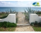 Villa pieds dans l`eau
